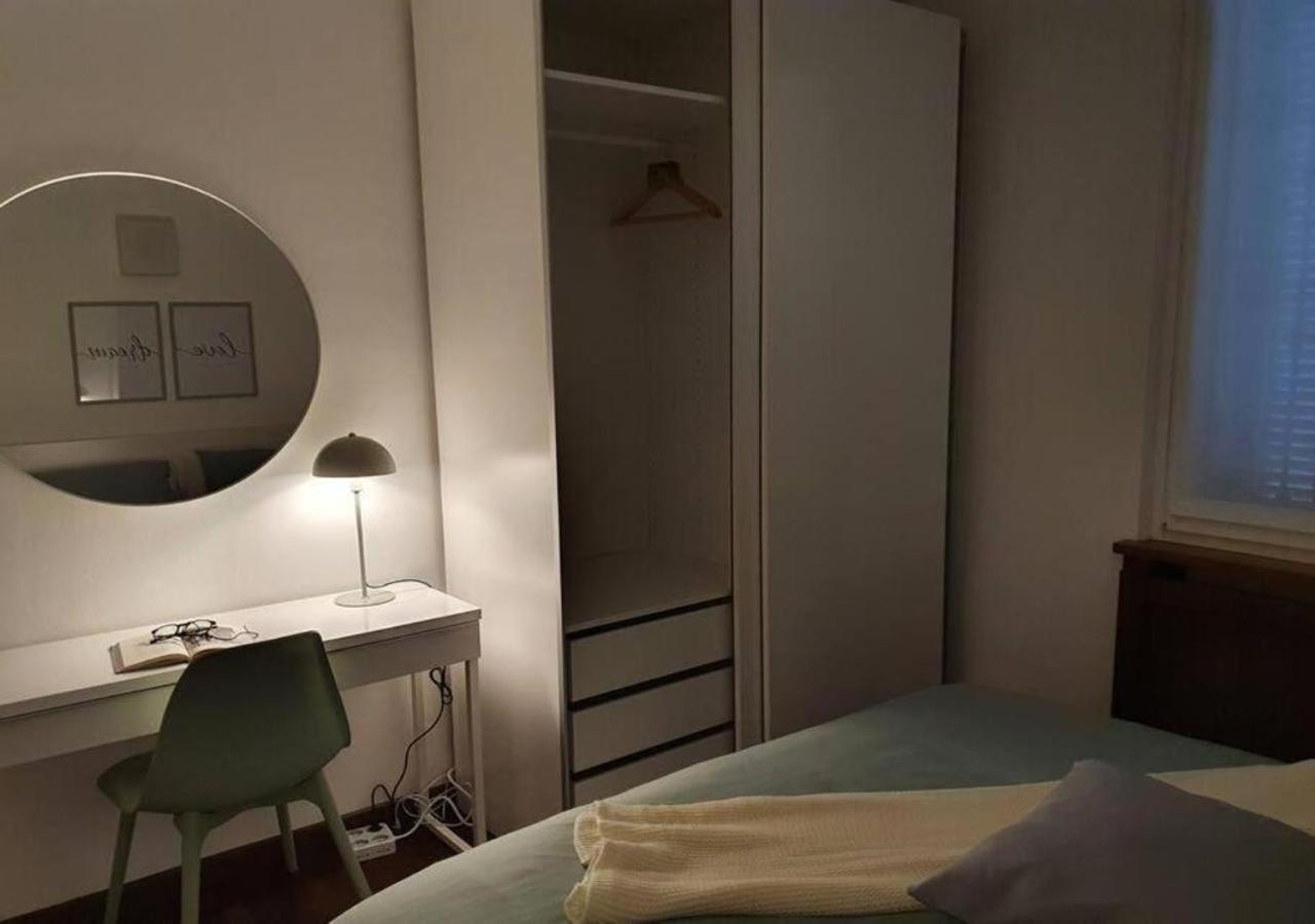Casa Del Vicolo, Nel Cuore Della Pavia Storica Exterior foto